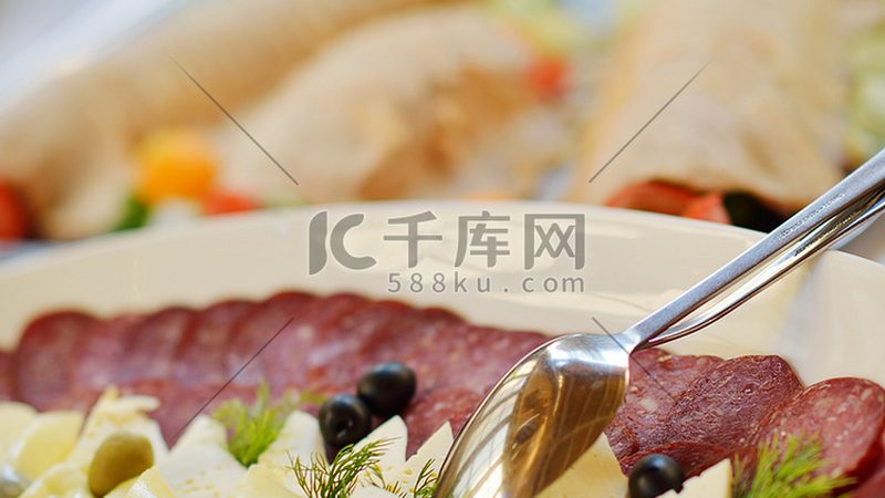 休闲食品批发价格：揭秘影响其高低的关键因素**